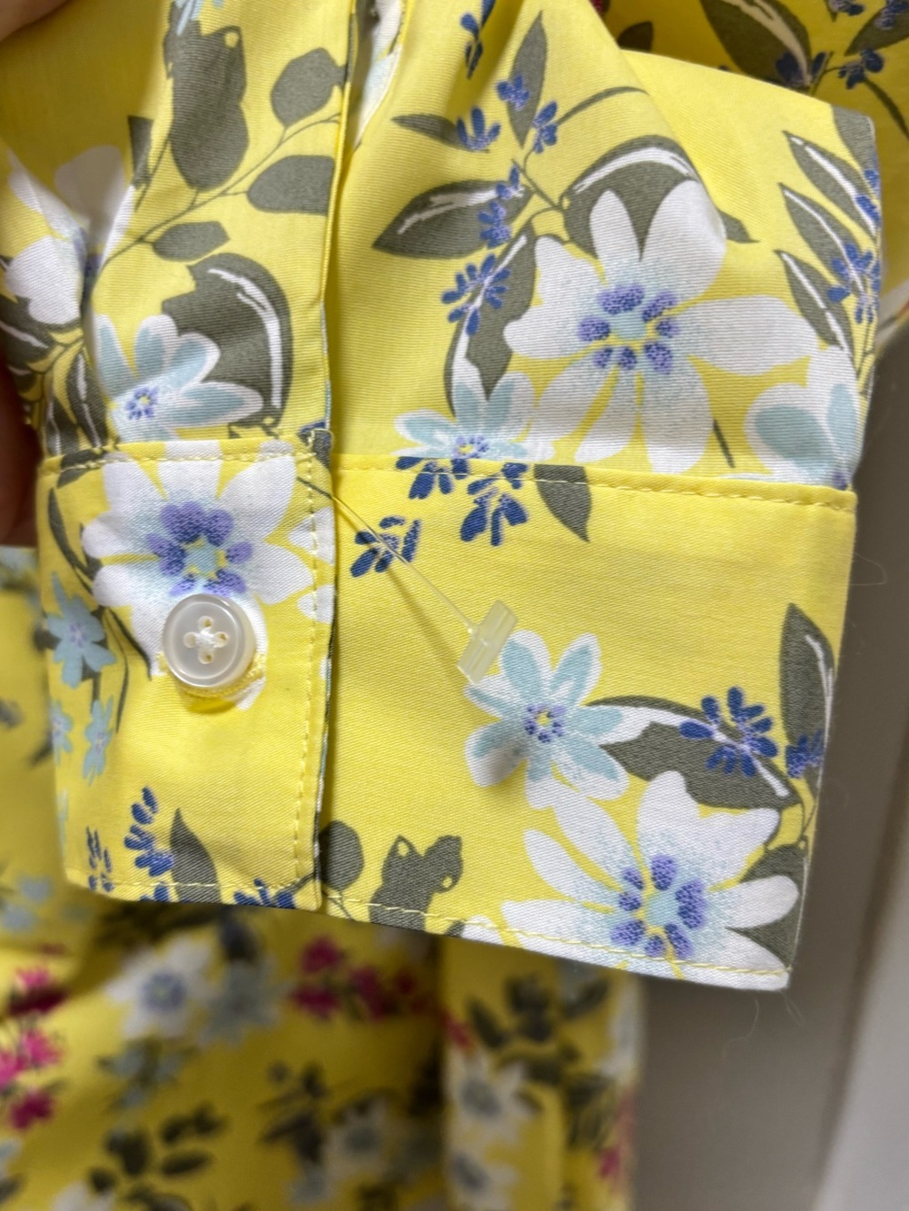 Denim & Co. Woman’s Large Printed Button
Front Shirt Yellow Floral New Tags - Picture 7 of 11